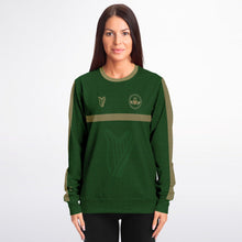 Load image into Gallery viewer, Eternal Claddagh Unisex Sweatshirt
